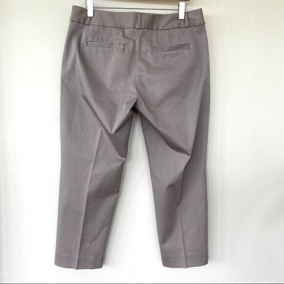 Banana Republic capris, mid rise, in stretch cotton, petite size - Picture 3 of 8